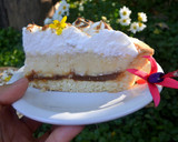 Foto del paso 8 de la receta: Tarta de dulce de leche, pastelera y merengue🌺