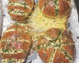 Foto langkah ke 6 dari resep Korean Garlic Bun.