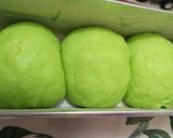 Foto langkah ke 5 dari resep Roti kukus kentang pandan.