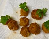 A picture of step 5 of Mozzarellas Pork Balls.