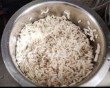 A picture of step 2 of Puffed rice upma.