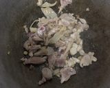 รูปขั้นตอนการทำที่ 1 ของ “ผัดผักรวมมิตรใส่ไก่”
