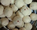 A picture of step 6 of Suji ladoo.