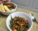 Foto langkah ke 4 dari resep Tumis Tahu Cabai Hijau.