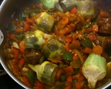 Foto del paso 4 de la receta: Estofado de alcachofas con patatas y un poco de morcilla