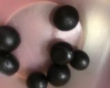 A picture of step 3 of Choco balls.