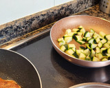 Foto del paso 1 de la receta: Arroz salteado con verduras y pollo