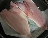 Foto del paso 2 de la receta: Lechola a la plancha con ajetes