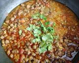A picture of step 4 of Chana masala.