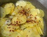 A picture of step 3 of Fried Aloo.