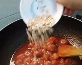 A picture of step 5 of Plum sauce in two different way.