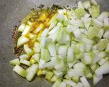 सिम्पल दुधी फ्राय भाजी (Dudhi Fry Bhaji Recipe In Marathi) रेसिपी स्टेप 3 फोटो 