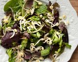 Une image de l'étape 2 de 💚 Salade de mesclun, germes de soja et cœurs de palmier, sauce moutarde au miel.