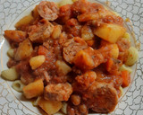 Foto del paso 7 de la receta: Chorizos con salsa, papa y fideos coditos