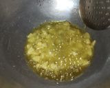 A picture of step 3 of Schezwan veg noodles.
