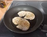 Foto del paso 4 de la receta: 289. Filetes de pavo a la plancha