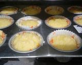 Foto langkah ke 6 dari resep Cheese Custard Muffin.