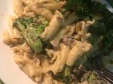 Pasta with white sauceمعكرونة بالصلصة البيضاء