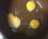 Foto del paso 1 de la receta: Gulas con pimientito y huevo al horno