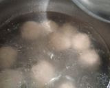 Foto langkah ke 2 dari resep *Sup Bola-Bola Ayam*.