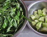 Foto langkah ke 1 dari resep Bobor Kangkung Labu Siam.