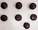 عکس مرحله 11 از دستور کوکی موچی کاکائویی😋😍 (بیسکو موچی)