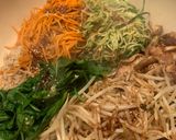 A picture of step 6 of Beef and vegetable Korean rice bowl aka bibimbap.