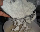 A picture of step 5 of Vanilla sponge cupcakes without milk.