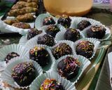 A picture of step 5 of Chocolate Balls.