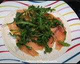Foto del paso 3 de la receta: Wraps de salmón ahumado y rúcula