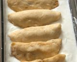 A picture of step 4 of Dahi Gujiya.
