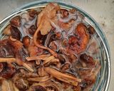 A picture of step 1 of Mushrooms stew.