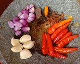 Foto langkah ke 2 dari resep Ayam Suwir Pedas Bali.