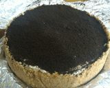 A picture of step 3 of Oreo CheeseCake (no bake).