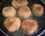 Foto langkah ke 8 dari resep Roti Goreng Empuk No Ulen.