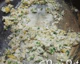 A picture of step 2 of 5 minutes Avocado Scrambled Eggs.