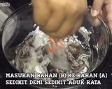 Foto langkah ke 4 dari resep Kue bolu coklat super lembut.