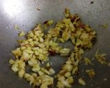 A picture of step 3 of Chatpati Papad Apple potli.