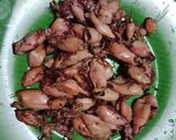 Foto langkah ke 3 dari resep Oseng Cumi Asin Pedas.