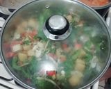 Foto del paso 5 de la receta: Pollo en su jugo con verduras 🍗🥦🥕🥔