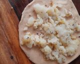 A picture of step 2 of Potato puri.