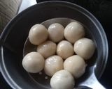 Foto langkah ke 7 dari resep Cilok isi telur dan bakso simpel.