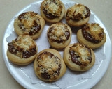 Foto del paso 2 de la receta: Pepas de dulce de leche y coco 👌🥥 (masa frola reciclada jeje)