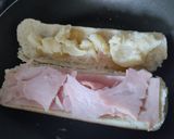 Foto del paso 1 de la receta: Sandwich🥖de jamón🥓🍯, queso🧀y salsa de piña🥐🥯🍍