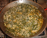 Foto del paso 9 de la receta: Paella de espinacas y calamares