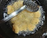 A picture of step 2 of Mix veg sooji fritters.