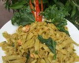 Foto langkah ke 7 dari resep Mie Kwetiau Sayur Kale.