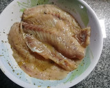 Foto del paso 1 de la receta: Milanesa de pescadilla a la napolitana