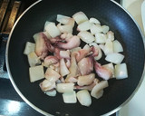 Foto del paso 3 de la receta: Sepia al ajillo con patatas