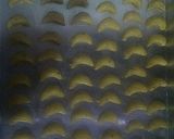Foto langkah ke 2 dari resep Putri Salju ( Snow White Cookies ) .